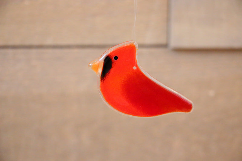 The Glass Bakery - Cardinal mâle suspendu - Poussin
